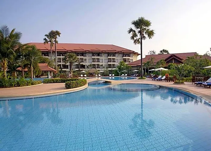 Palace & Hotel